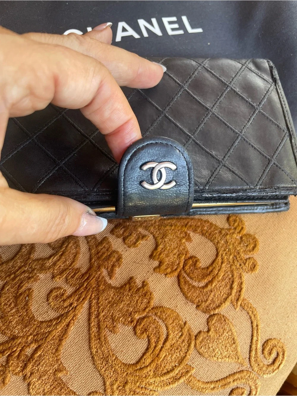 CHANEL Black Quilted cross stitch CC Snap Wallet